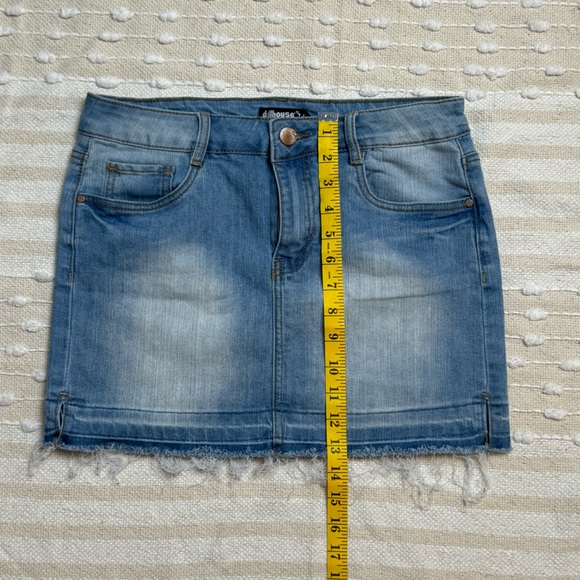 Dollhouse denim mini raw hem medium wash jean skirt size 9 - Picture 8 of 8